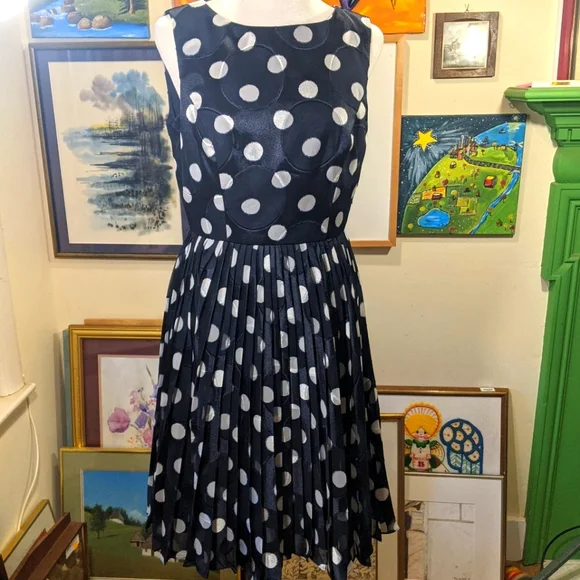 Adrianna Papell | Dresses | Euc Adrianna Papell Navy White Pleated Polka  Dot Chiffon Dress Womens Size 4 | Poshmark